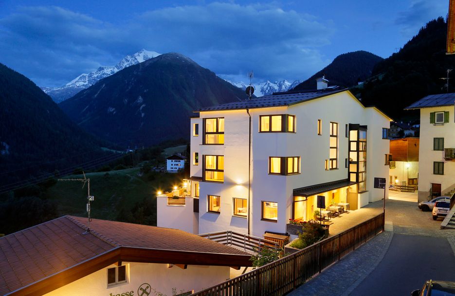 hotel sonne stilfs südtirol